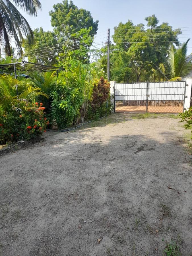 Batti Relax Point Villa & Rooms Batticaloa Exterior photo